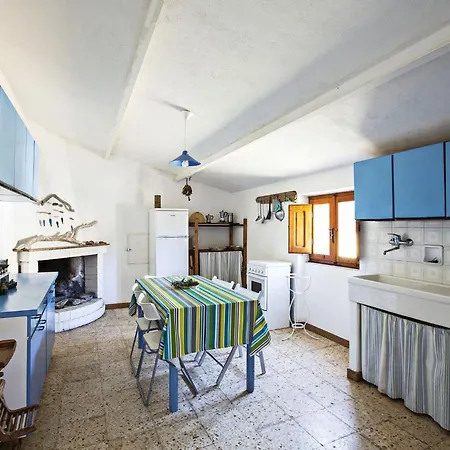 Stazzo Mit Garten In By Interhome 펜션