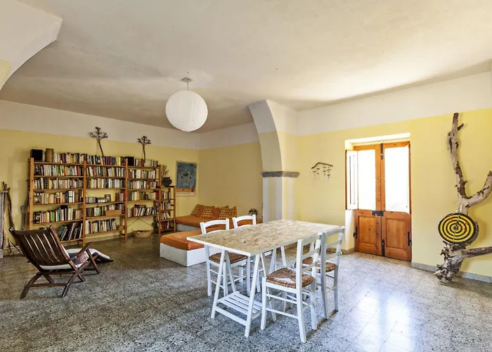 Stazzo Mit Garten In By Interhome Сasa de vacaciones Luogosanto